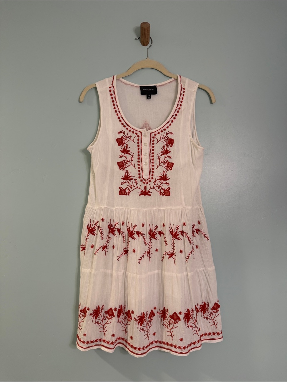 Romeo & Juliet Couture White Sleeveless Dress with Red Floral Embroidery